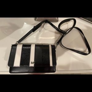 Michael kors phone case crossbody bag